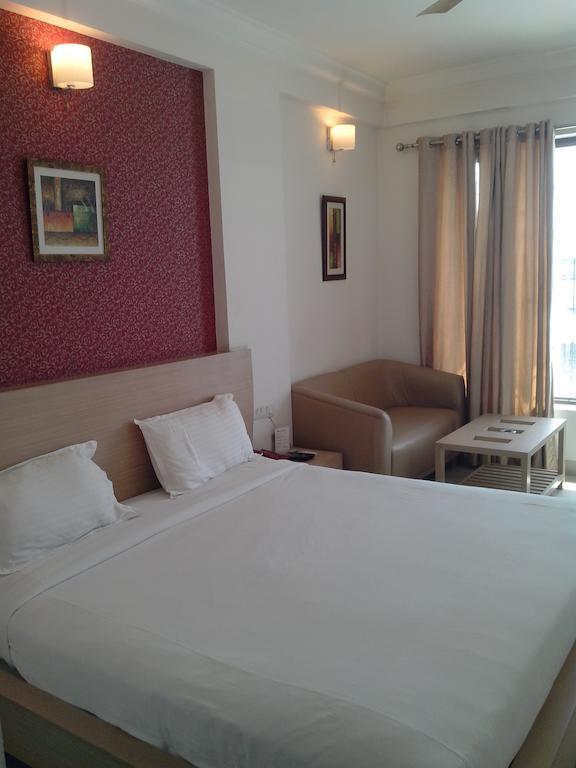 Hotel Crown Palace Allāhābād Junction Szoba fotó